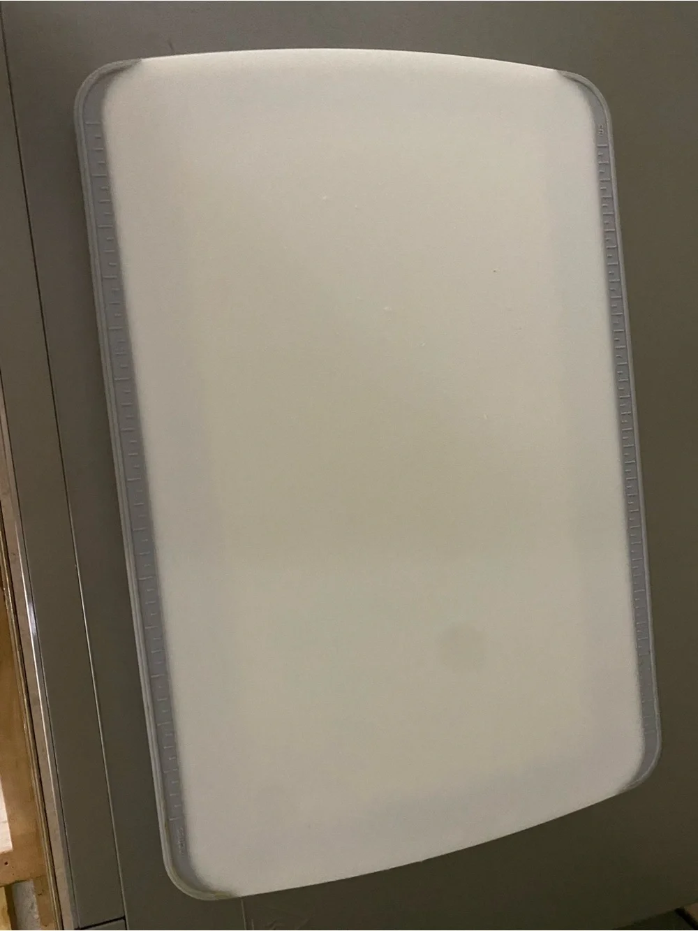 White pampered chef cutting board